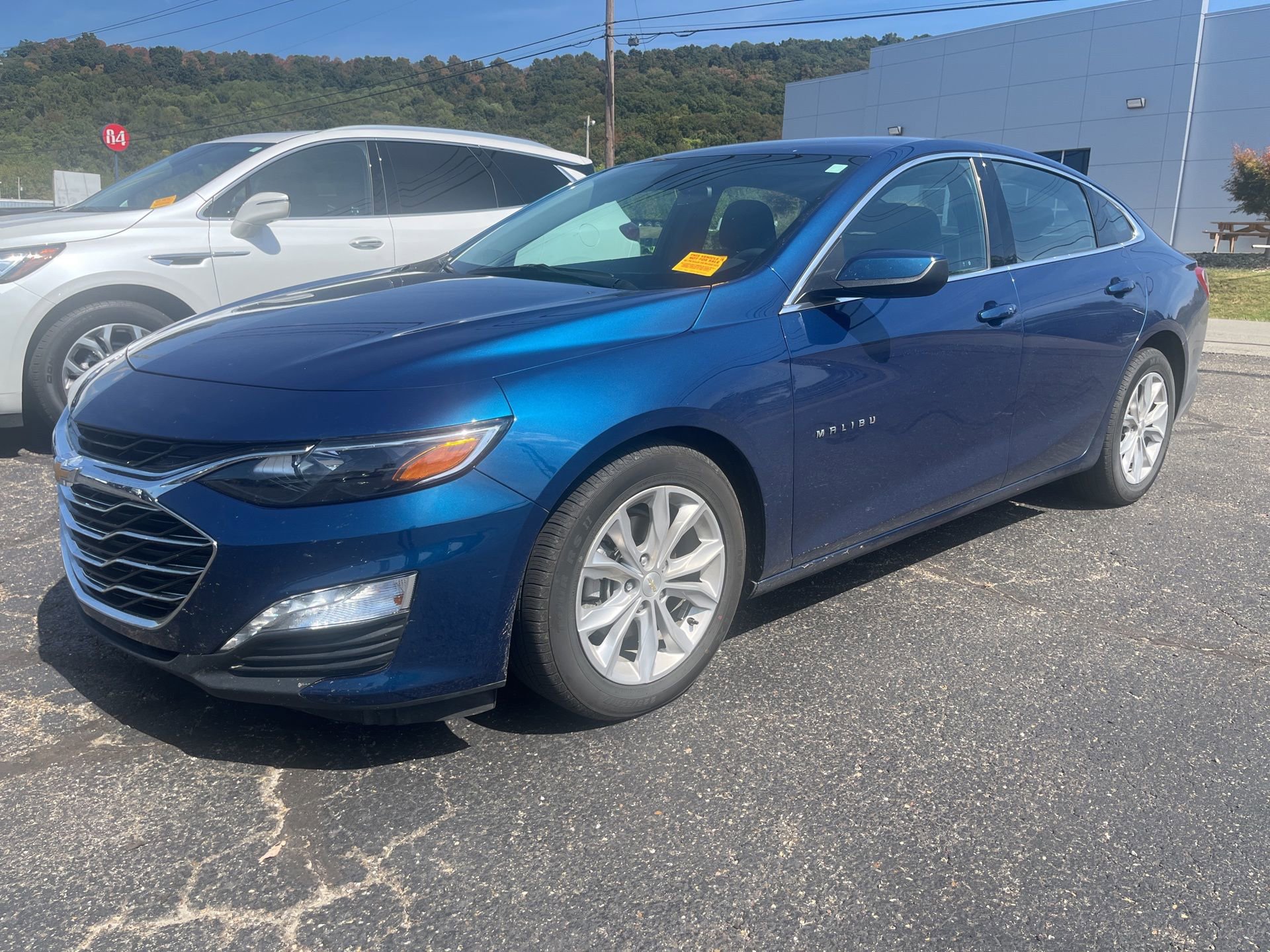 2019 Chevrolet Malibu 1LT photo 3
