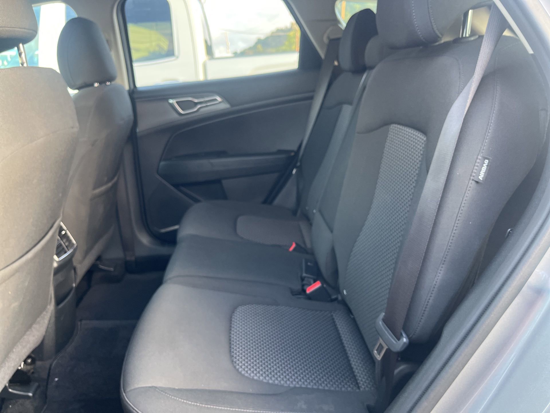 2024 Kia Sportage LX photo 3