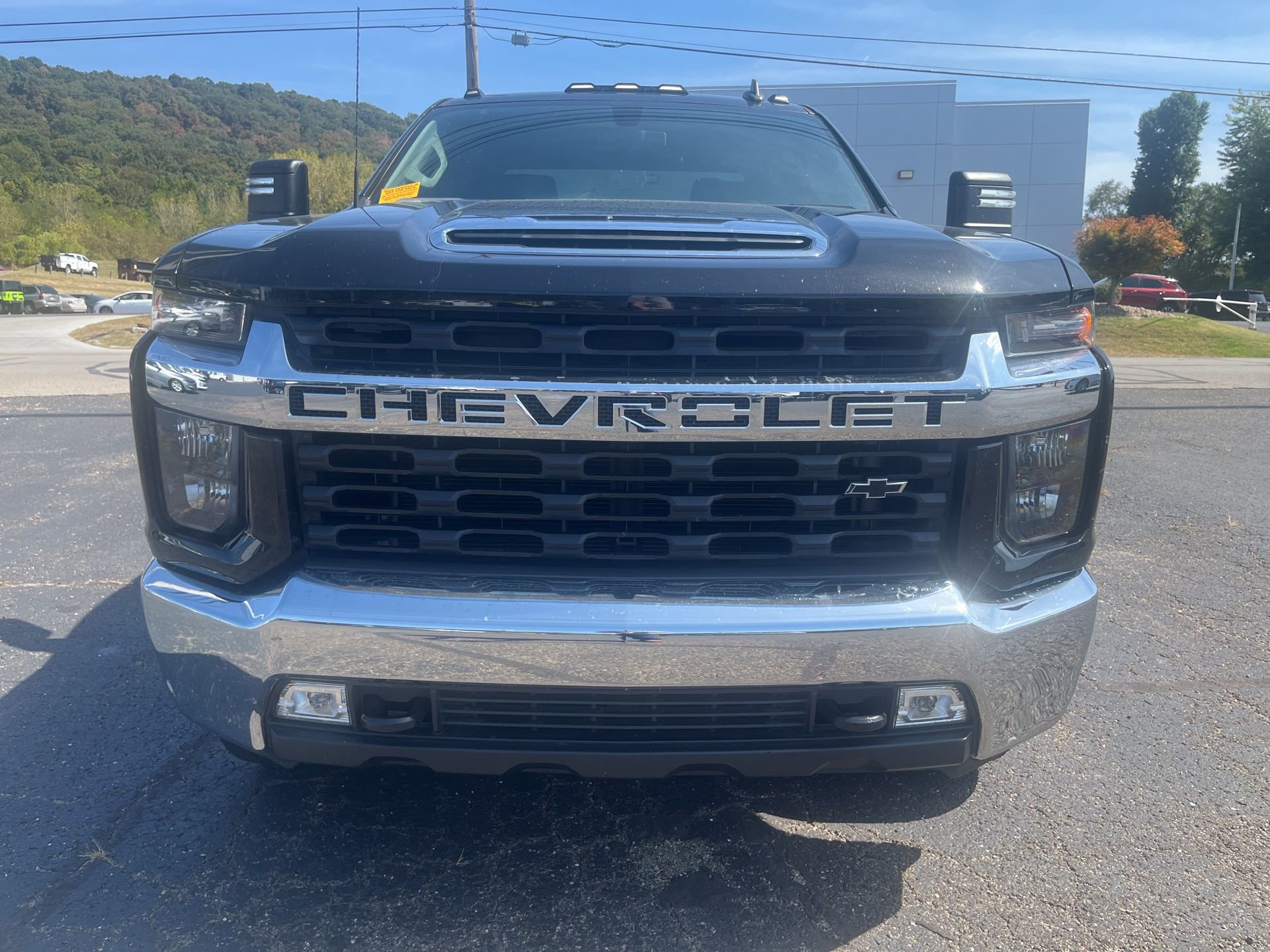 2022 Chevrolet Silverado 3500HD LT photo 2