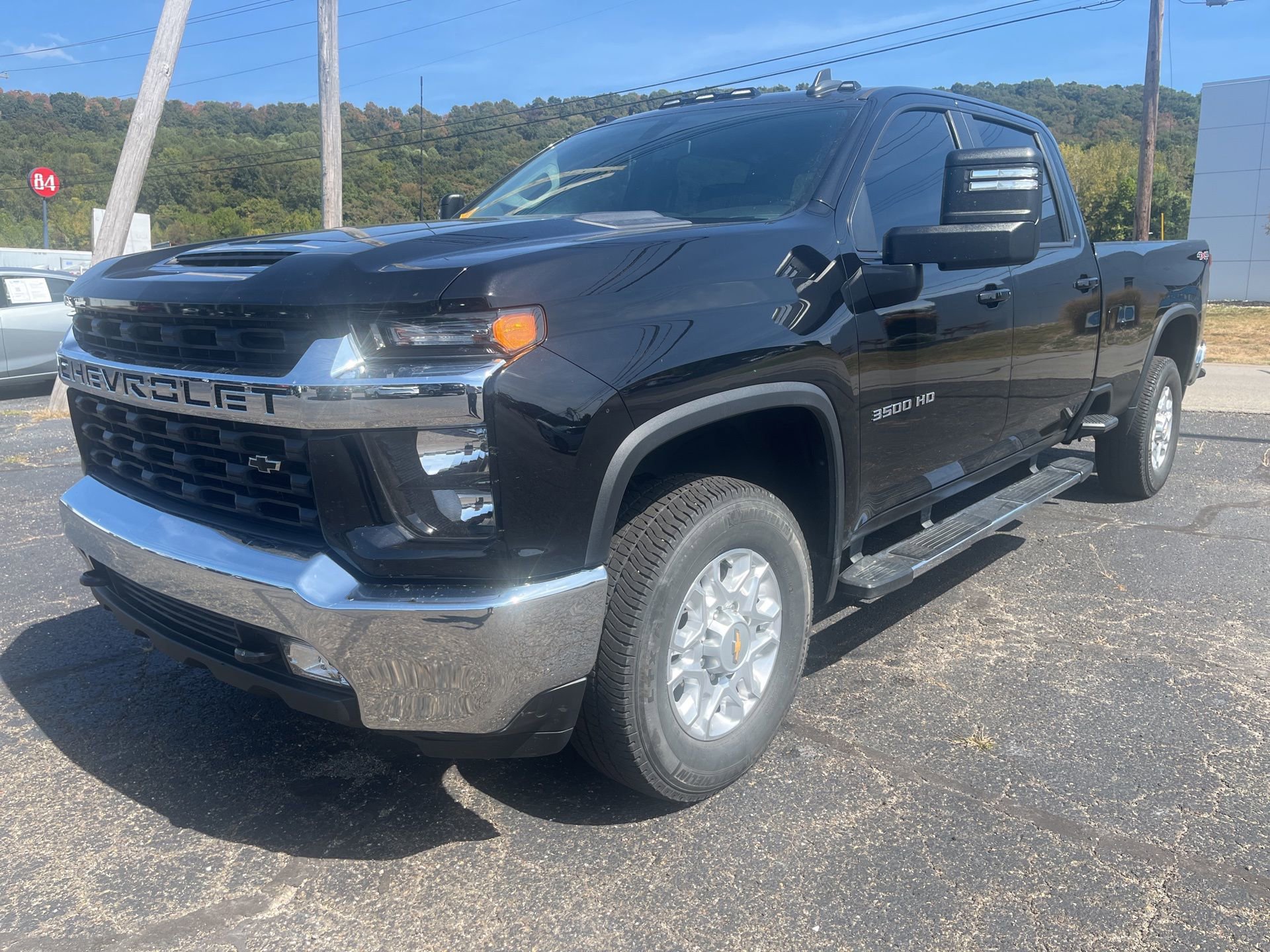 2022 Chevrolet Silverado 3500HD LT photo 3