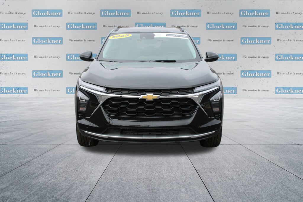 Used 2025 Chevrolet Trax LT SUV