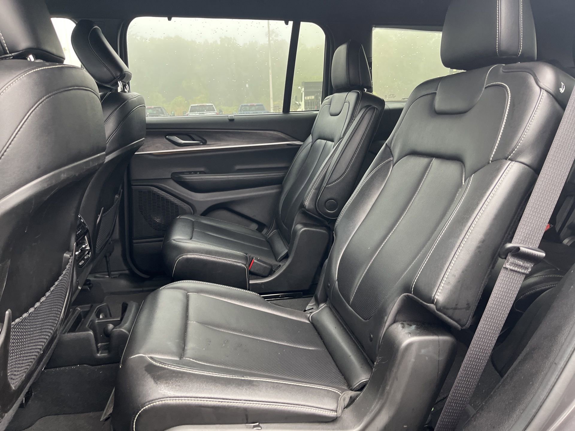 2024 Jeep Grand Cherokee Limited photo 3