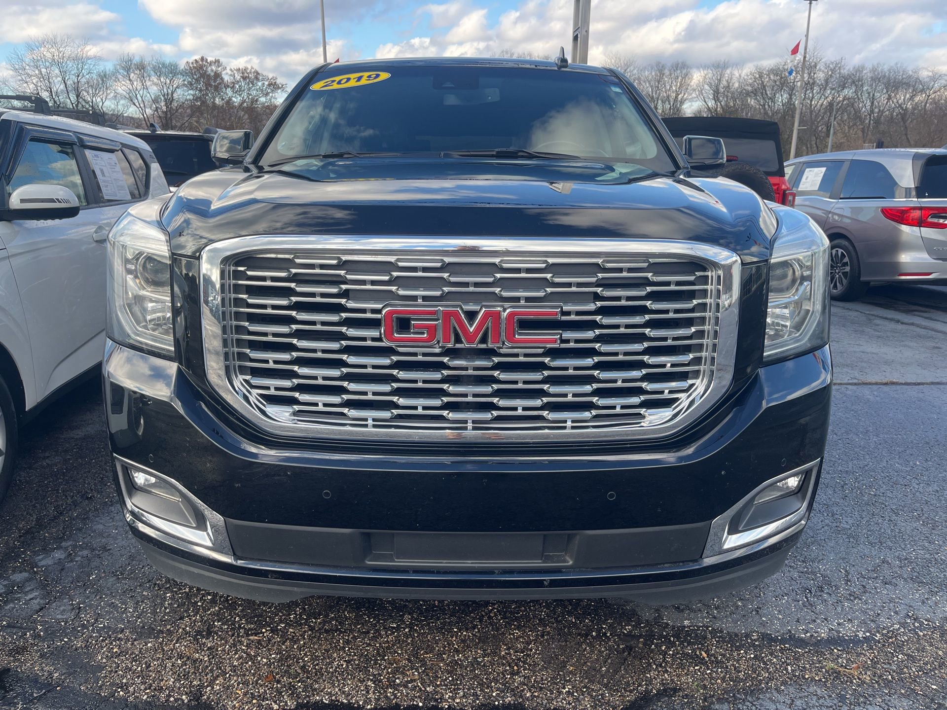 2019 Gmc Yukon XL Denali photo 2