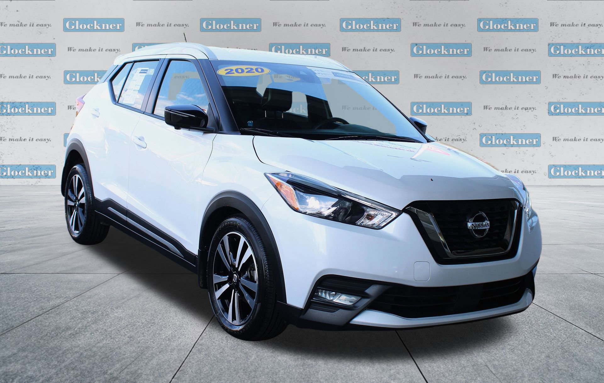 2020 Nissan Kicks SR photo 2