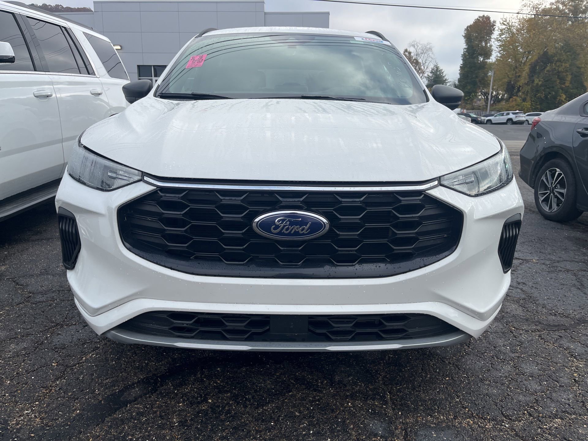 2024 Ford Escape ST-Line photo 2