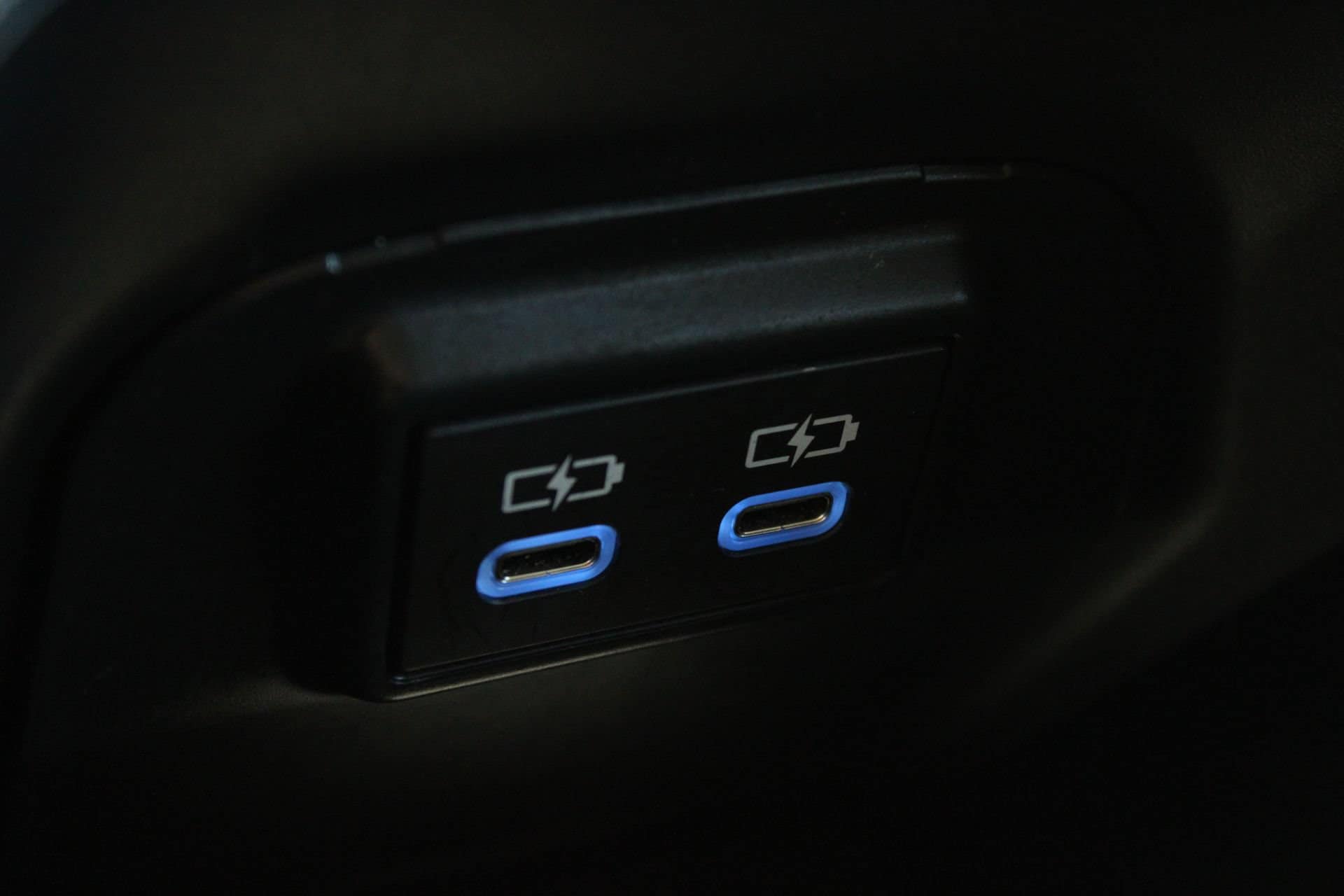 2022 Toyota RAV4 LE - Photo 42