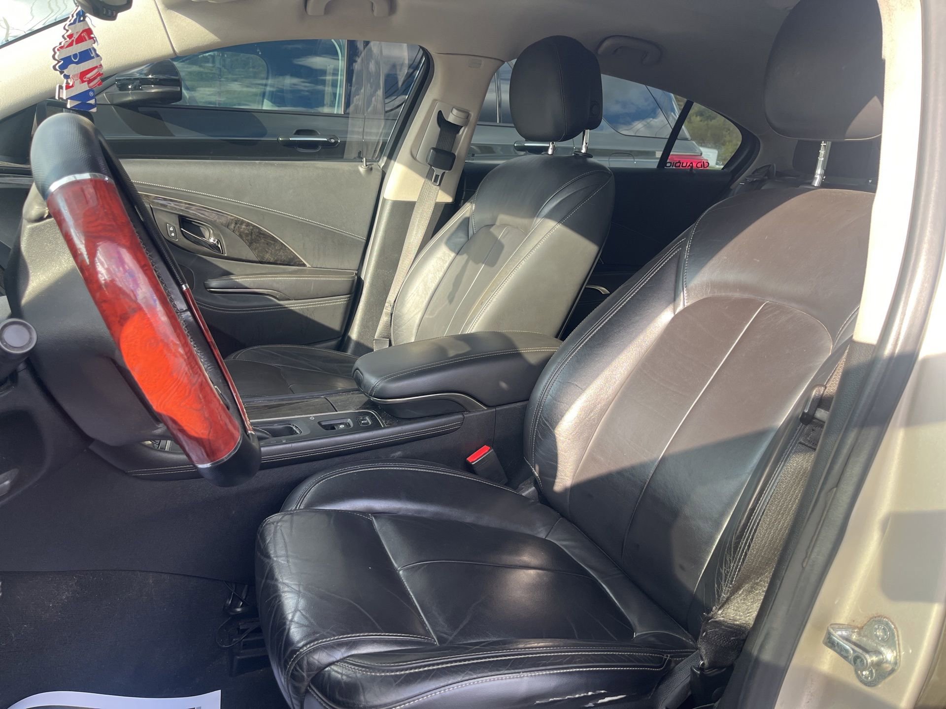 2014 Buick LaCrosse Leather photo 2