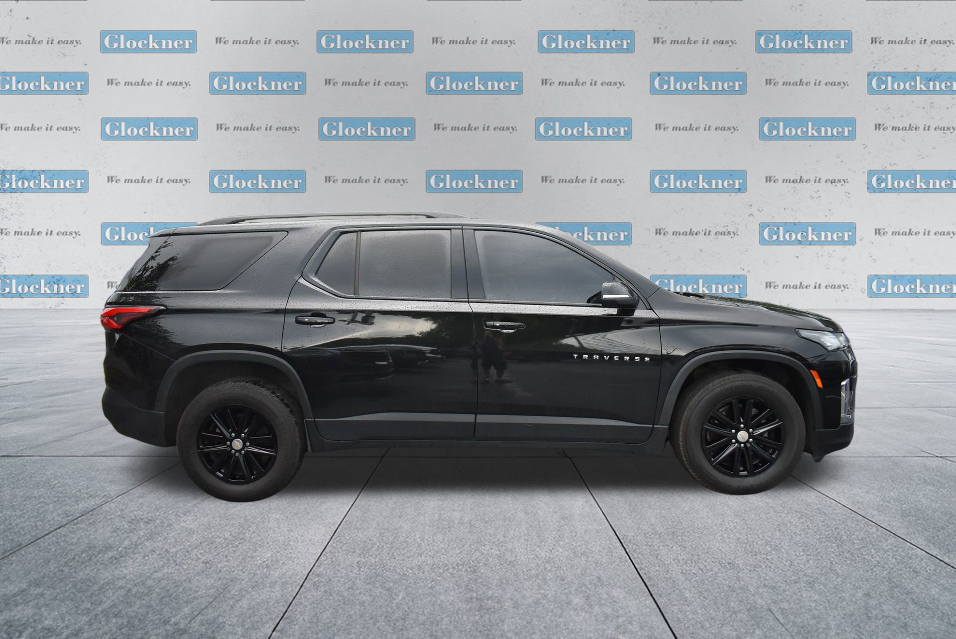 2023 Chevrolet Traverse Cloth photo 2