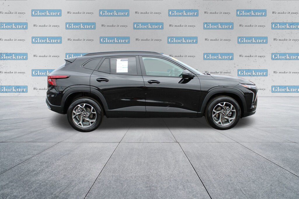 Used 2025 Chevrolet Trax LT SUV