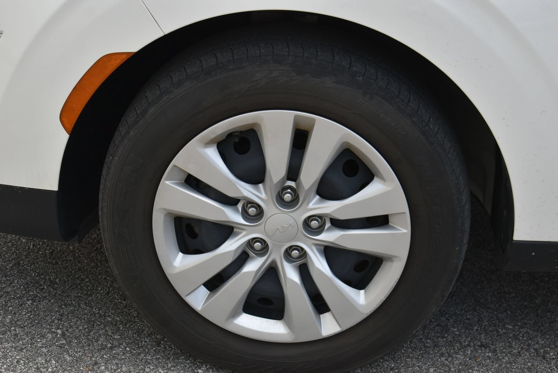 2023 Kia Soul LX - Photo 10