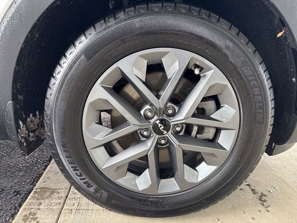 Used 2023 Kia Telluride LX SUV