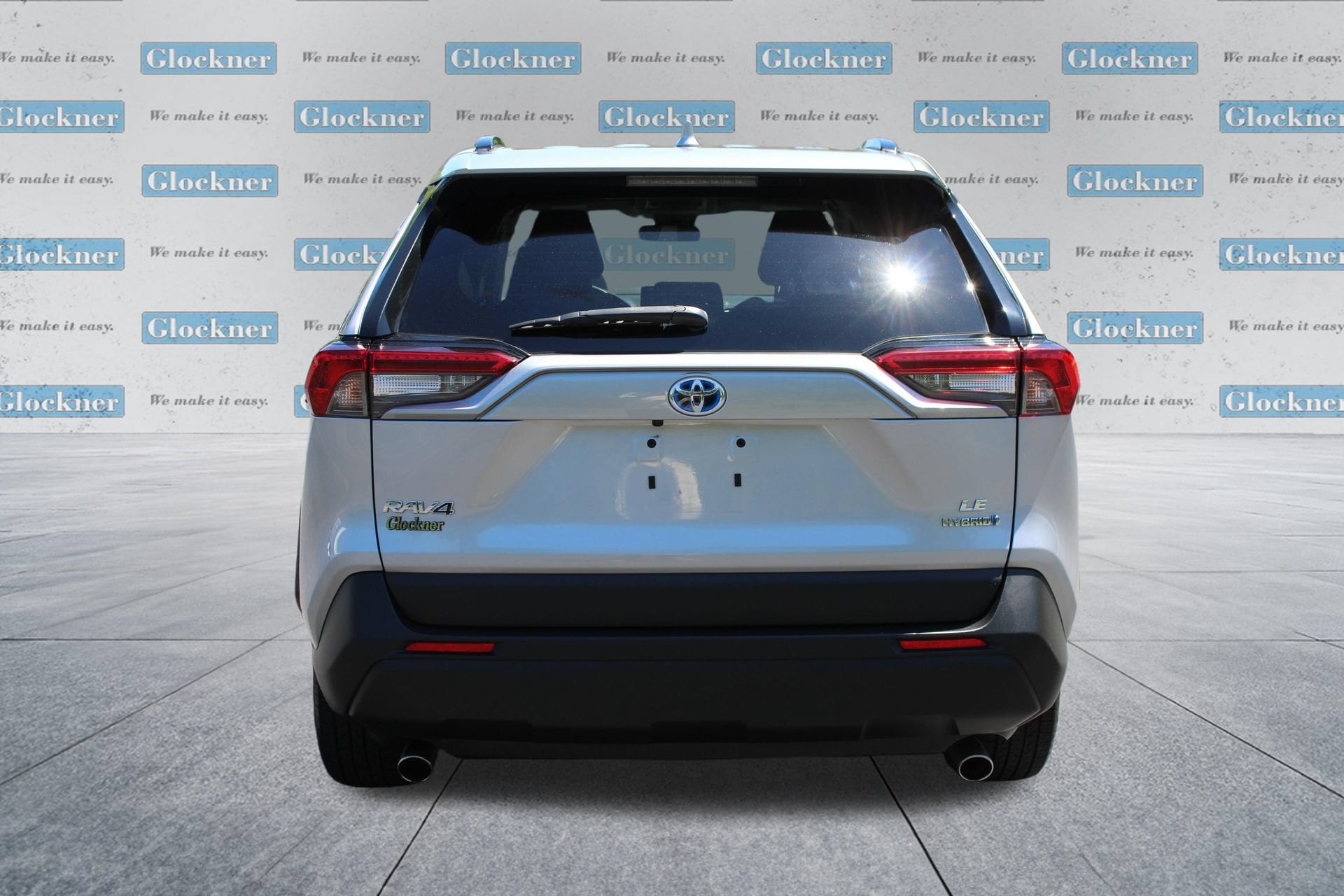 2022 Toyota RAV4 LE - Photo 7