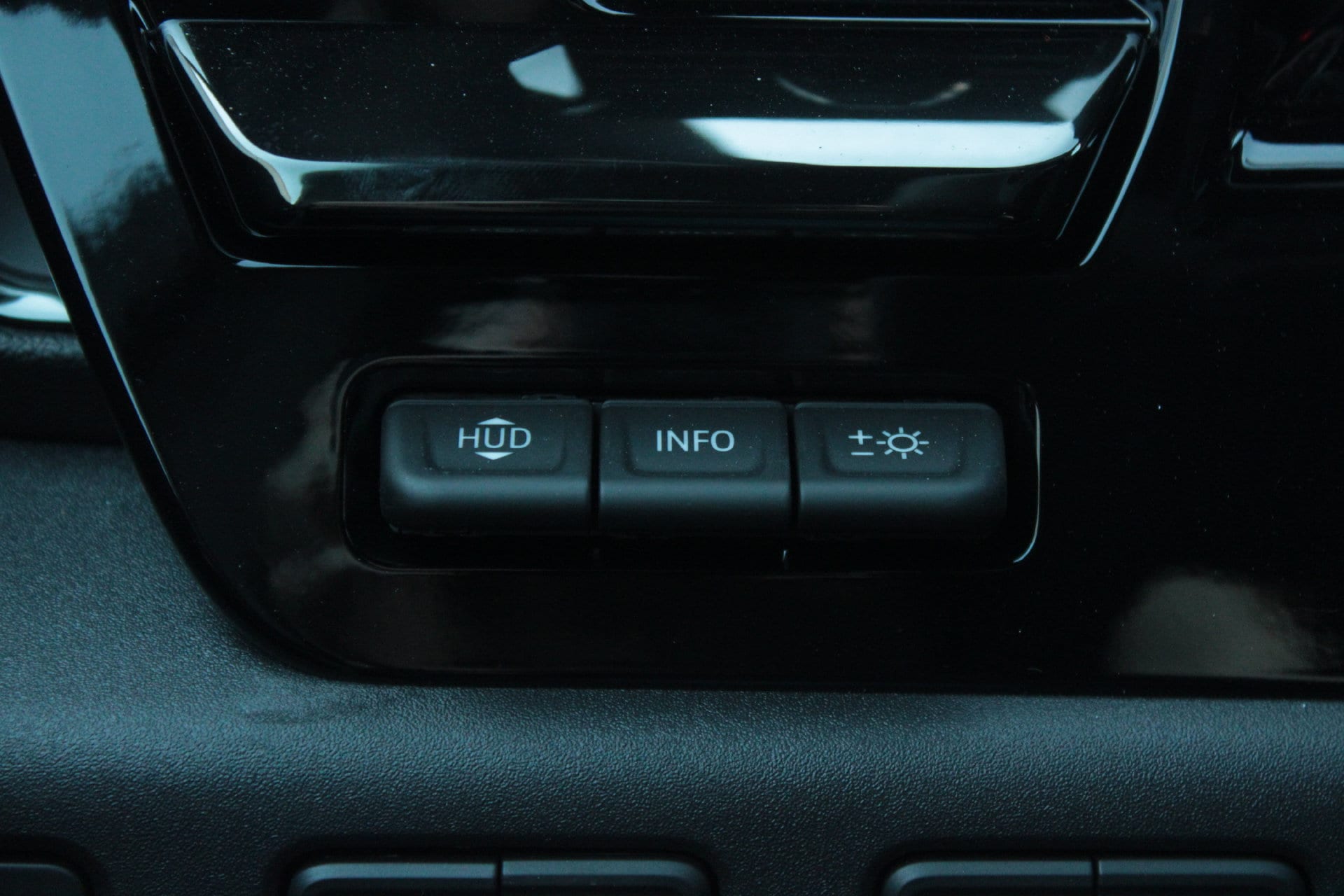 2026 Chevrolet Silverado 1500 ZR2 - Photo 32
