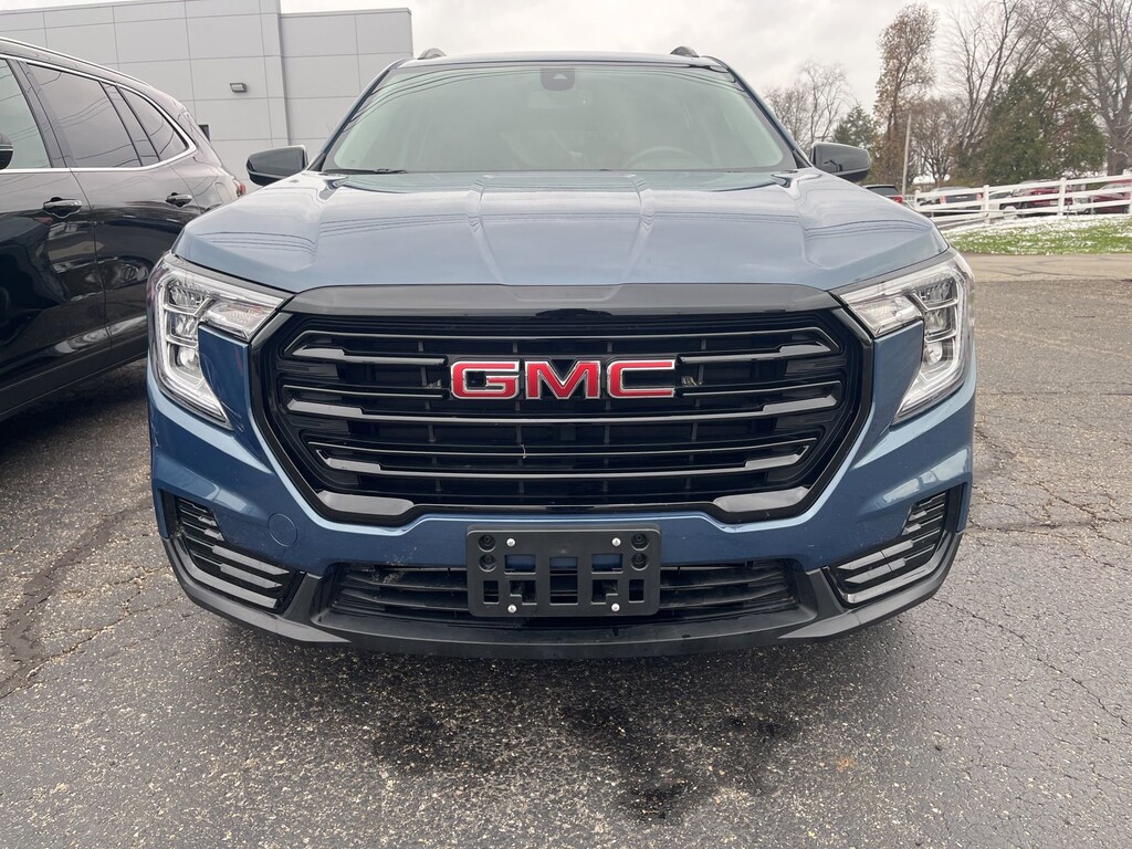 Used 2024 GMC Terrain SLE SUV