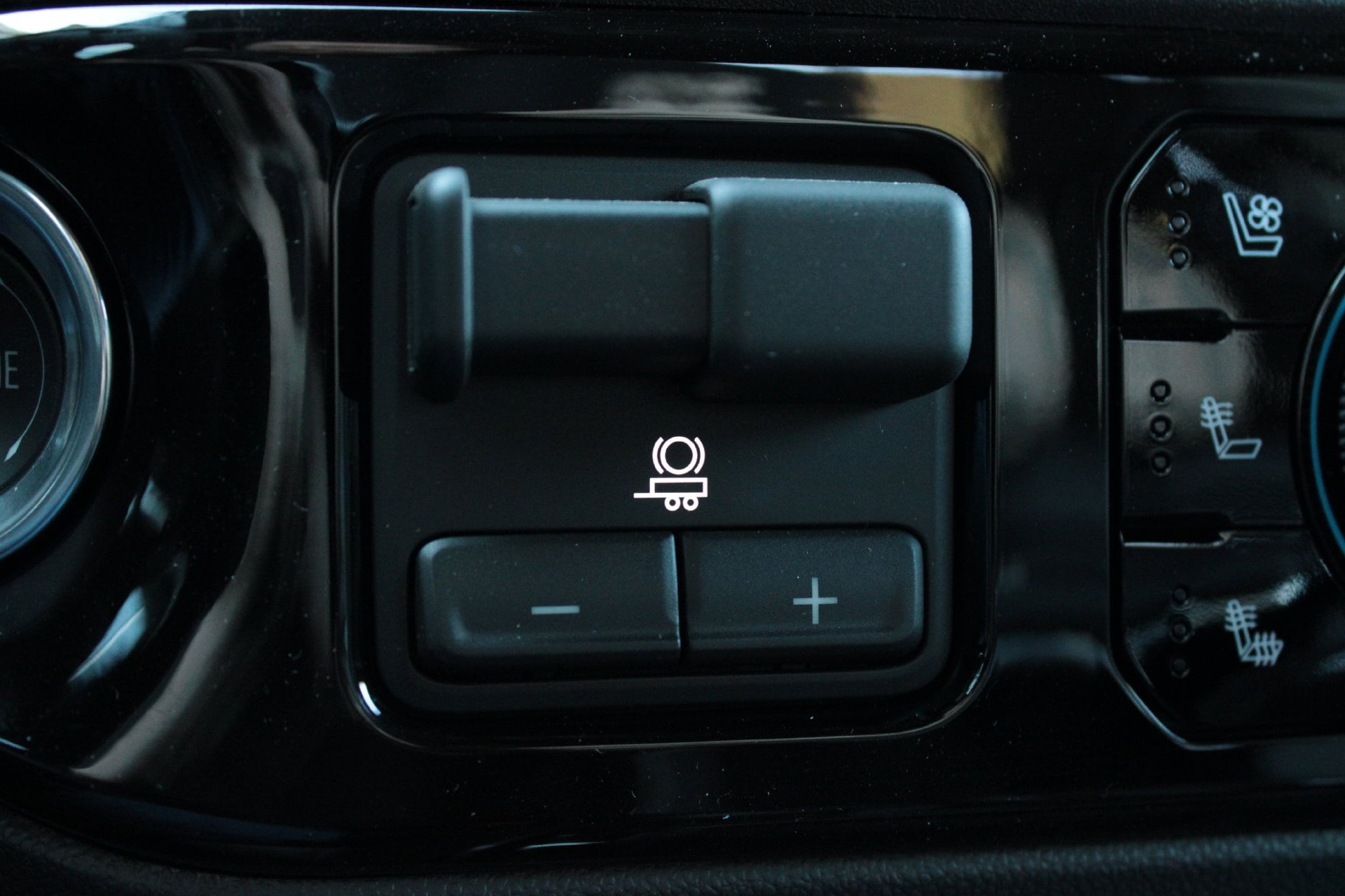2026 Chevrolet Silverado 1500 ZR2 - Photo 44