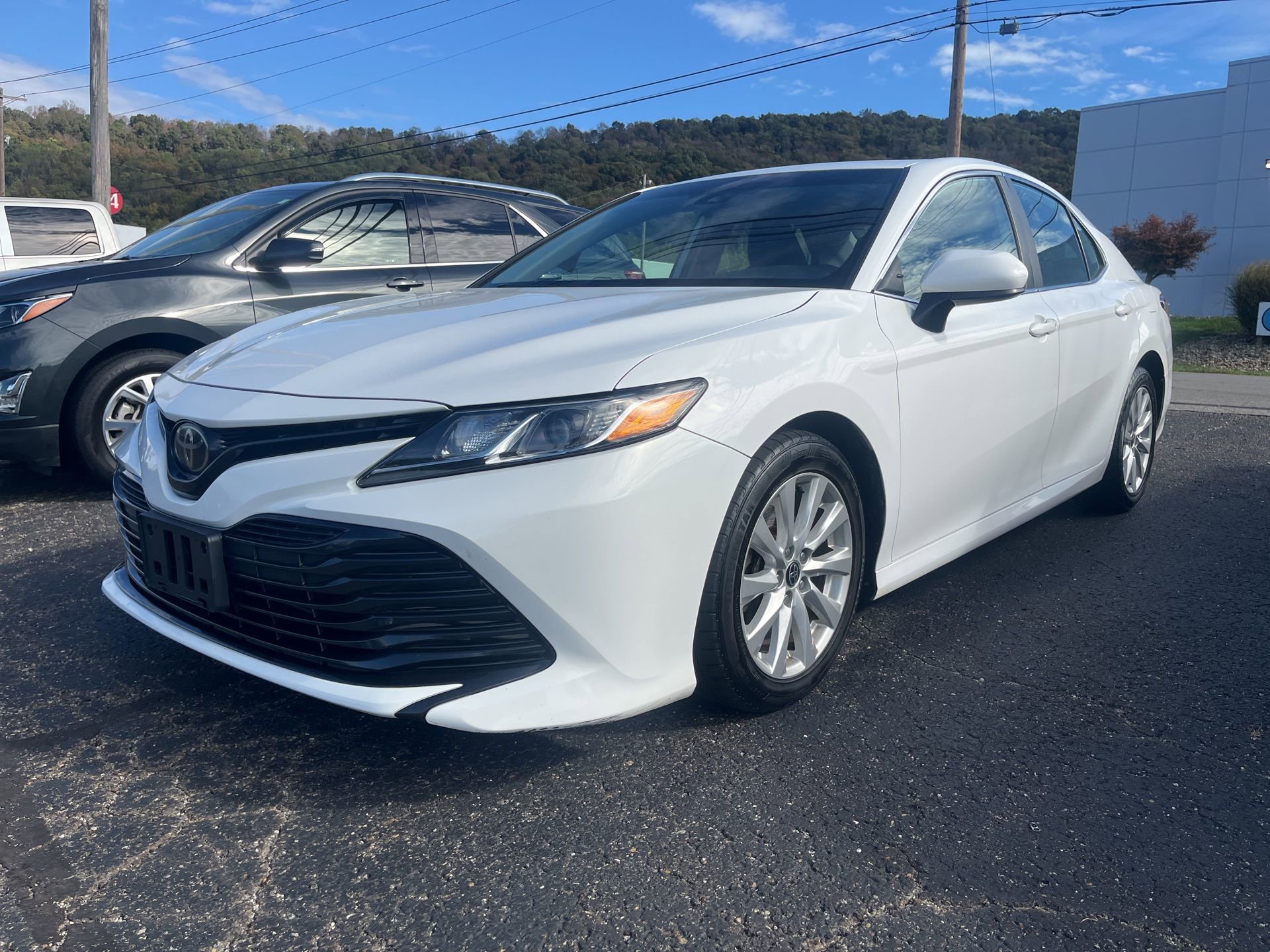 2020 Toyota Camry LE photo 3
