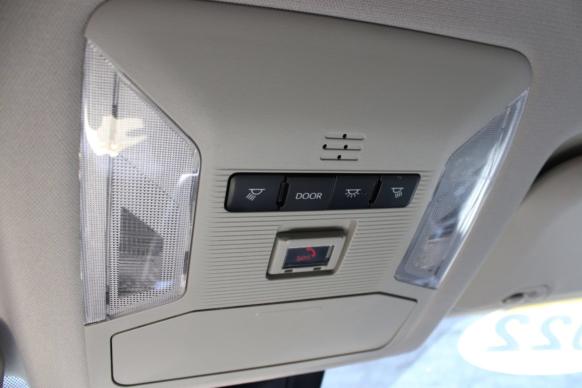 2022 Toyota RAV4 LE - Photo 43