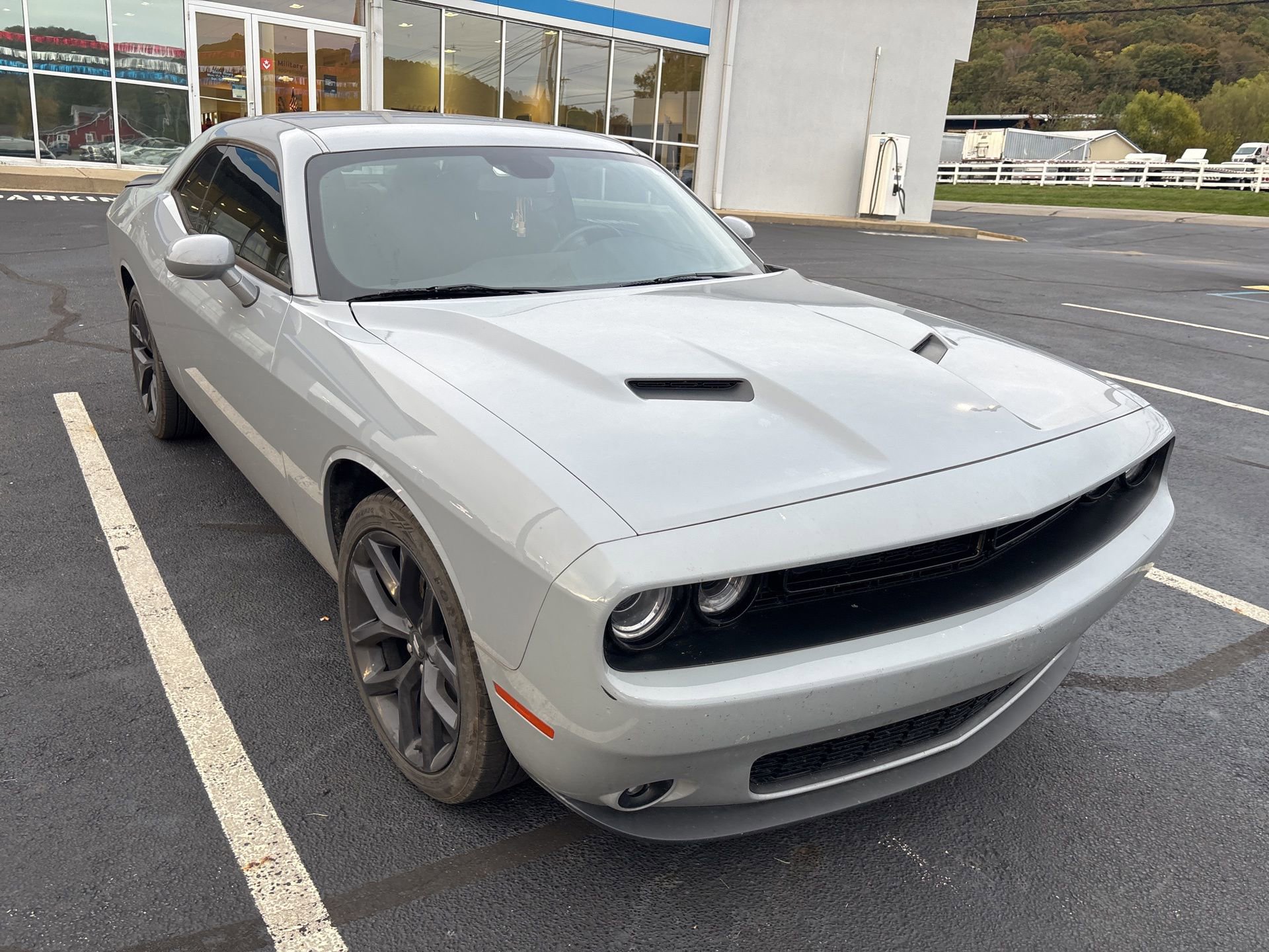 2020 Dodge Challenger SXT photo 2