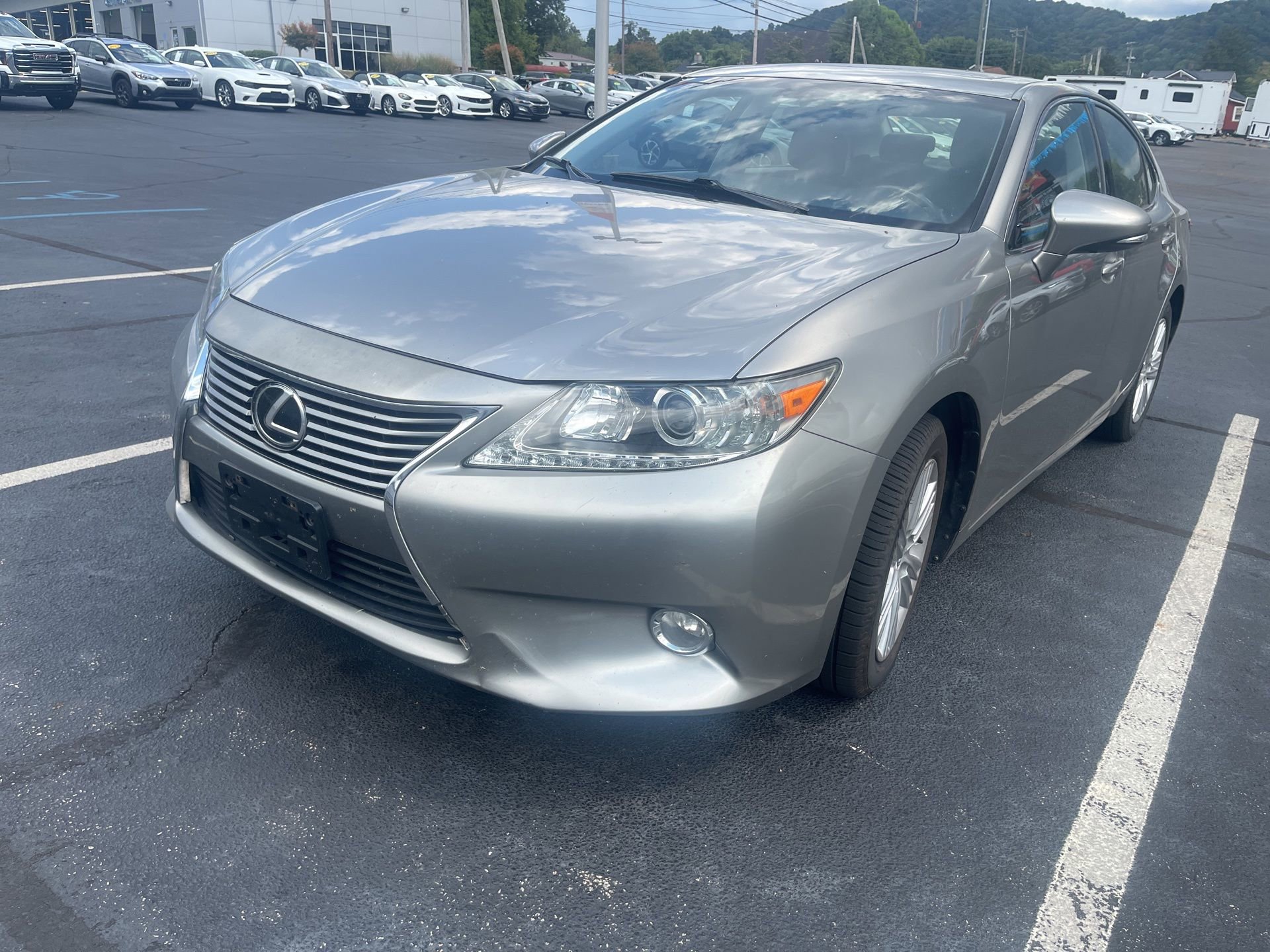 2015 Lexus ES 350 photo 2