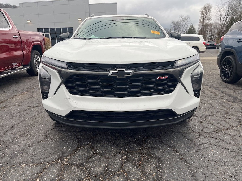 Used 2024 Chevrolet Trax 2RS SUV