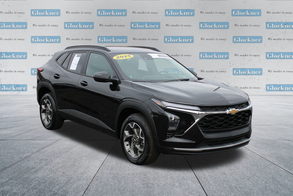 Used 2025 Chevrolet Trax LT SUV
