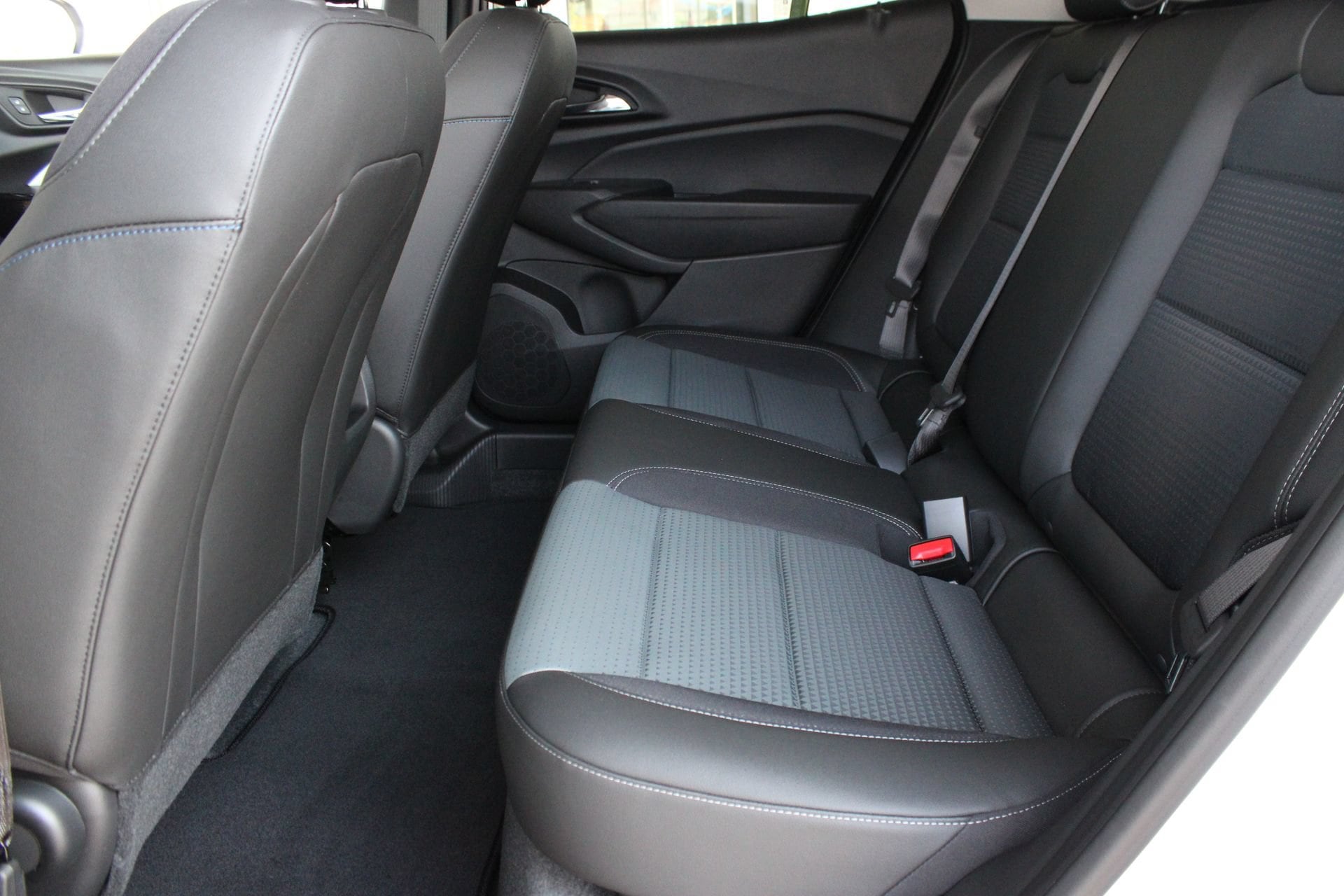 2026 Chevrolet Trax LT - Photo 17