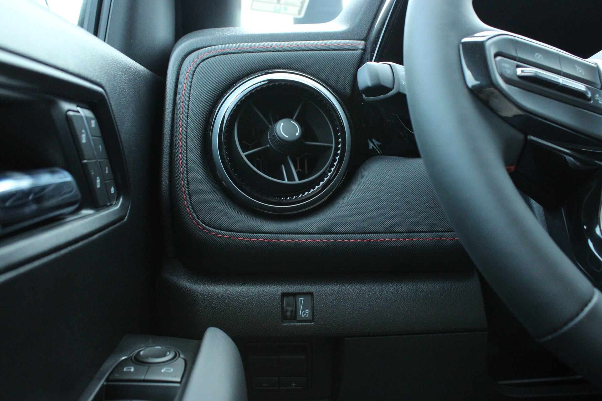 2026 Chevrolet Colorado Z71 - Photo 38