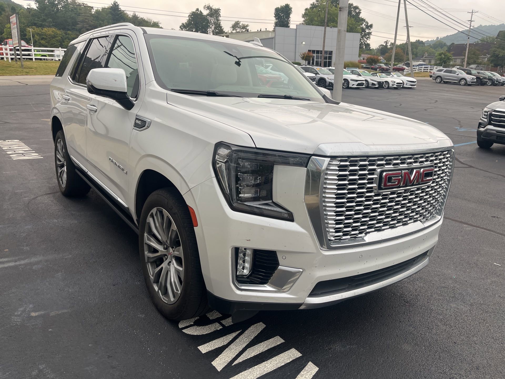 2021 Gmc Yukon Denali photo 2