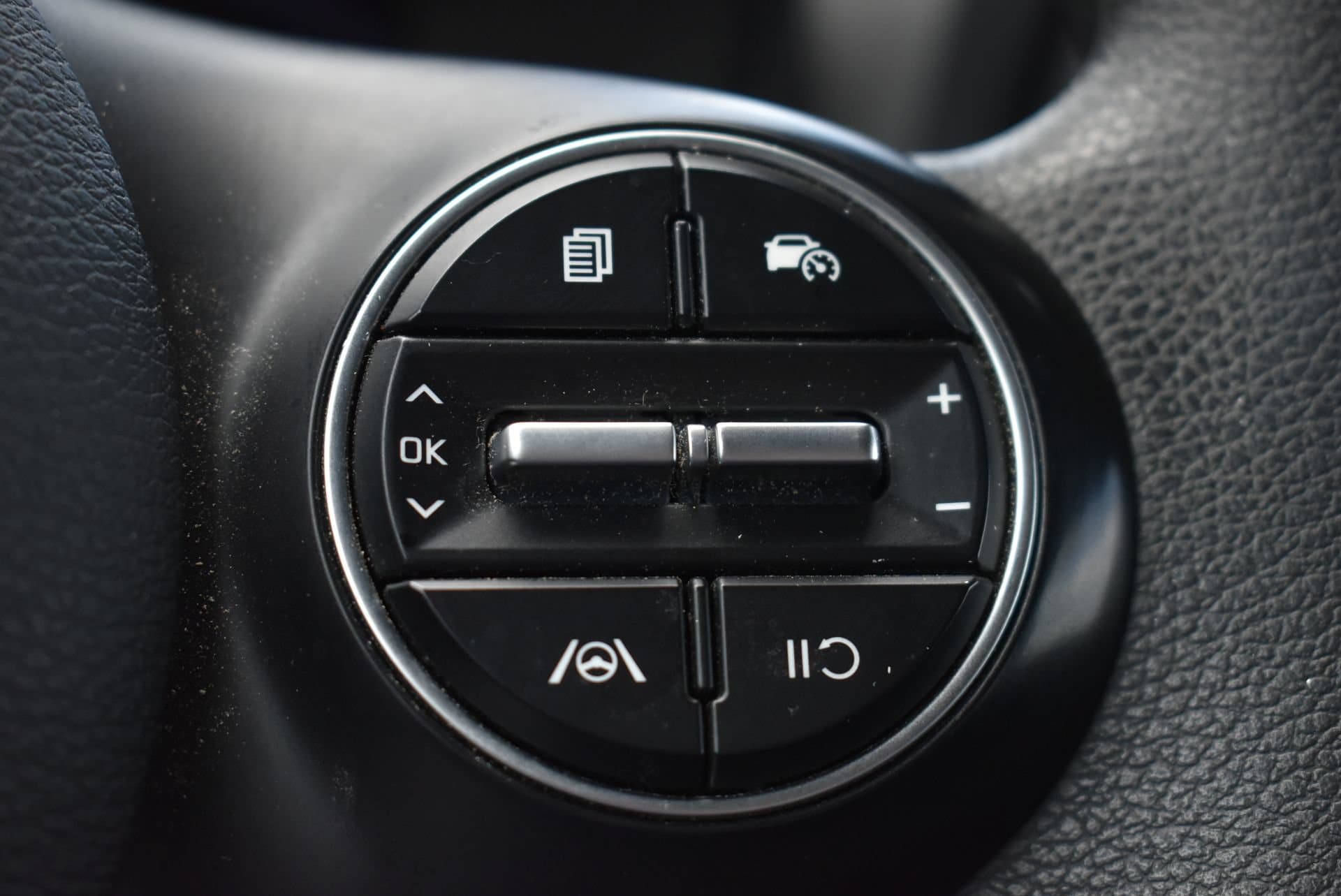 2023 Kia Soul LX - Photo 18