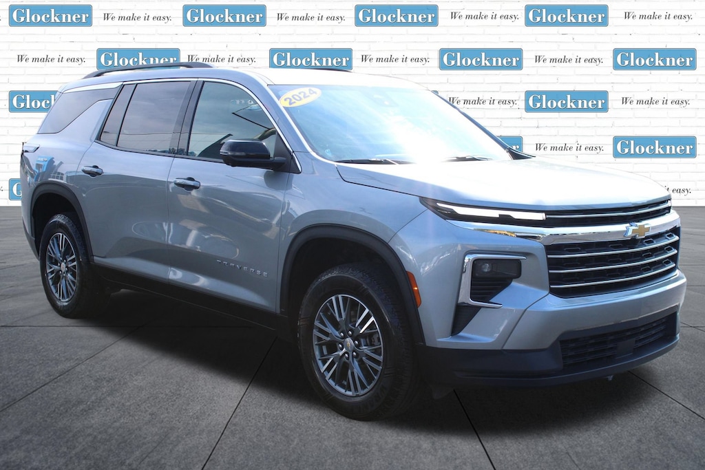 Used 2024 Chevrolet Traverse LT SUV