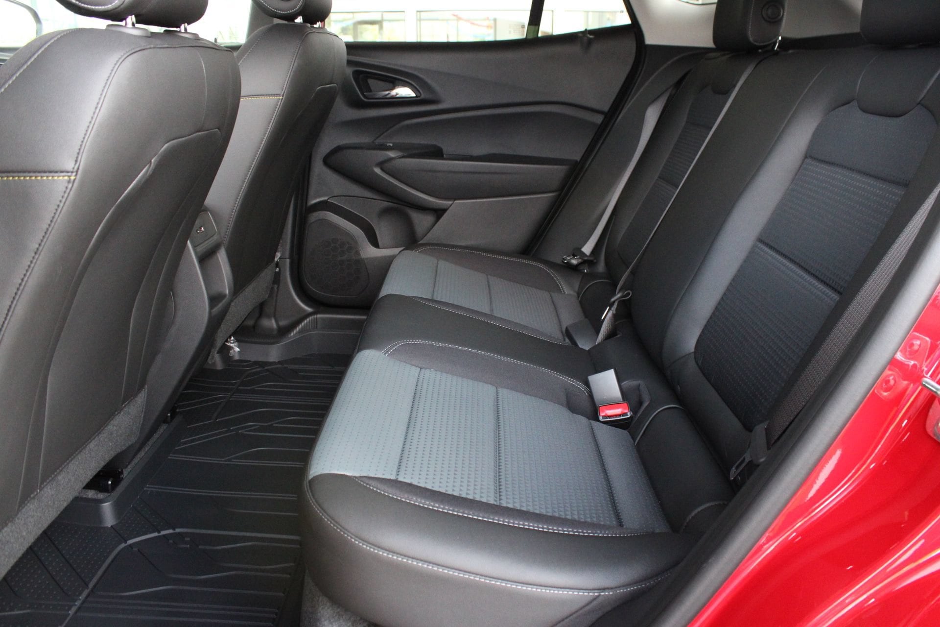 2026 Chevrolet Trax LT - Photo 17