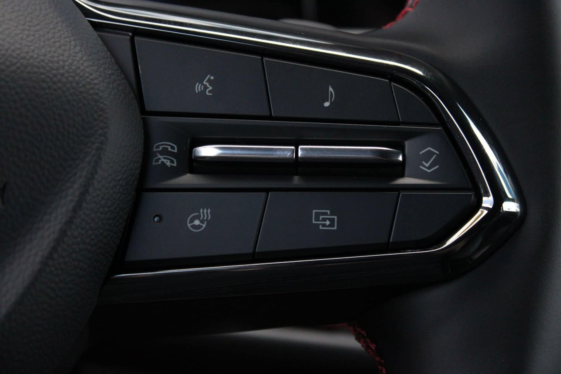 2027 Chevrolet Traverse RS - Photo 35