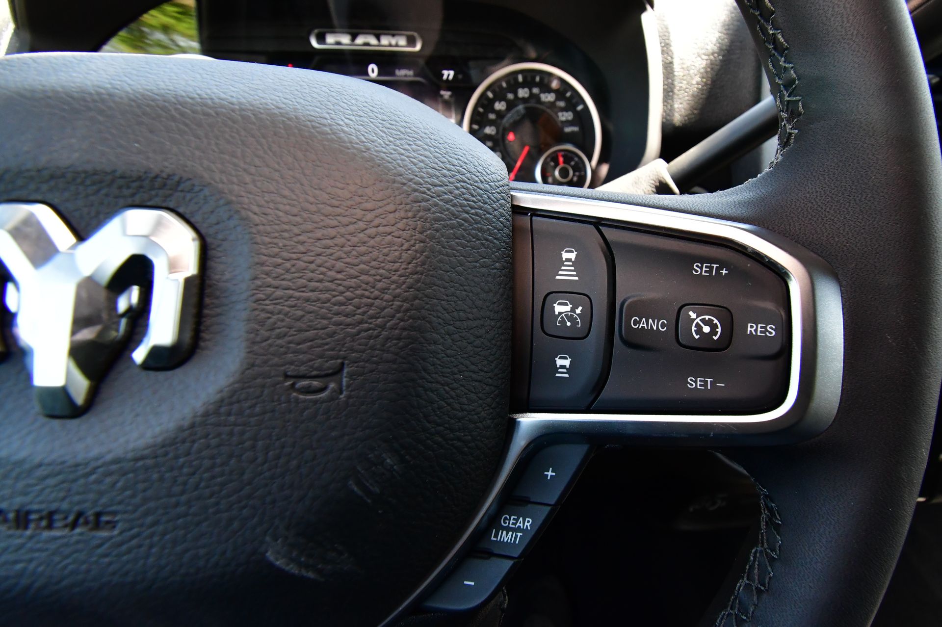 2025 RAM 2500 Tradesman - Photo 17