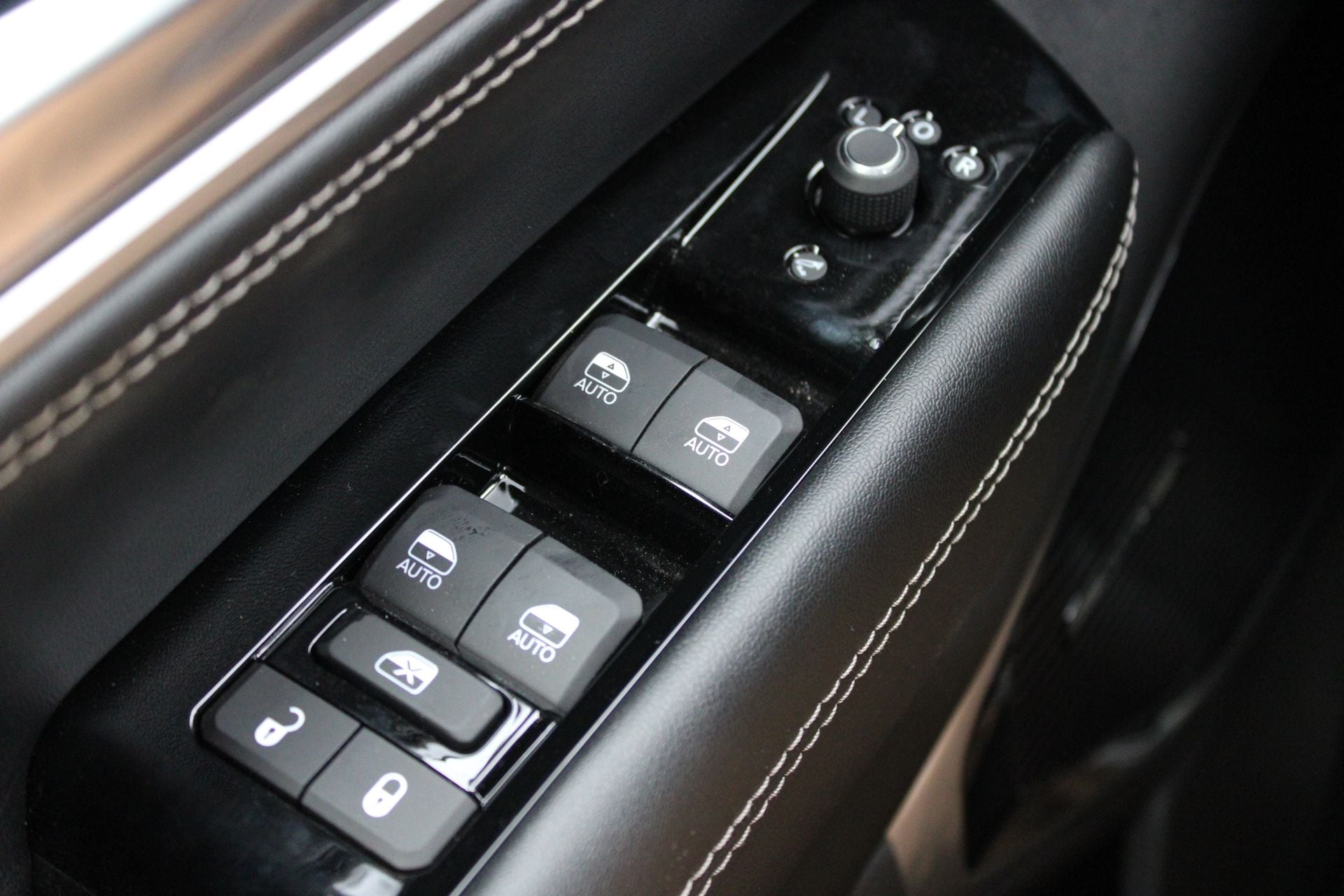 2026 Jeep Grand Wagoneer Limited Altitude - Photo 18