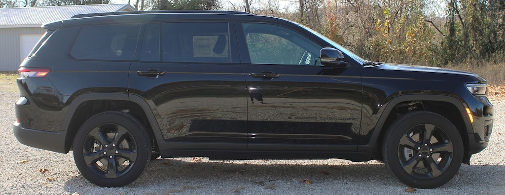 New 2025 Jeep Grand Cherokee L ALTITUDE X 4X4 Sport Utility