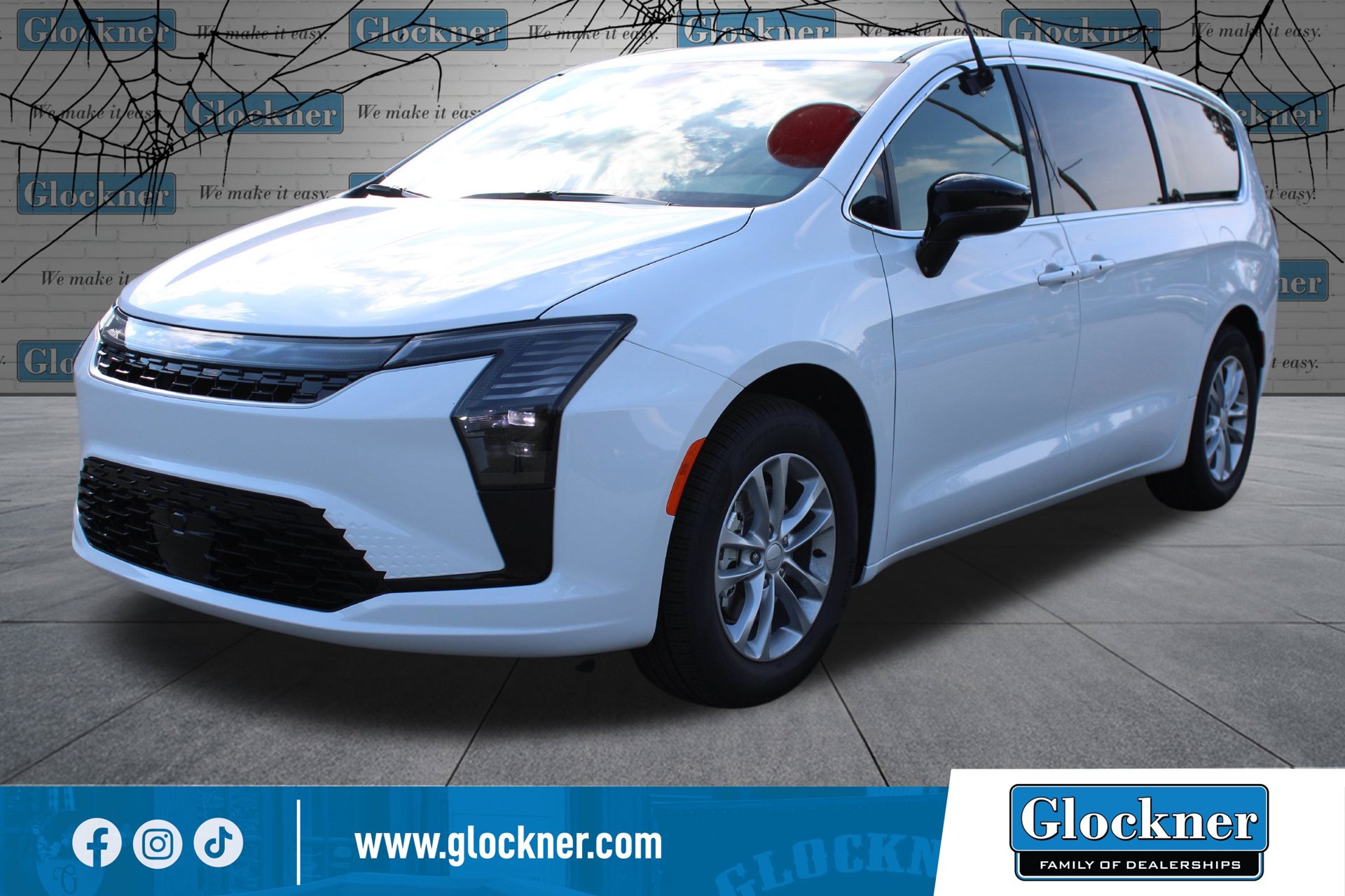 2027 Chrysler Pacifica Select
