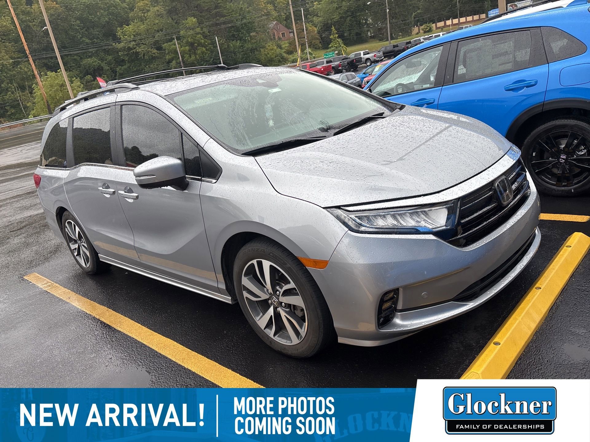 2024 Honda Odyssey Touring photo 2