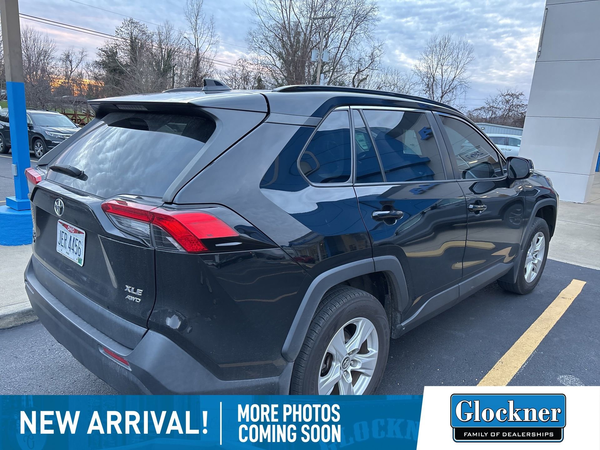 2020 Toyota RAV4 XLE photo 2