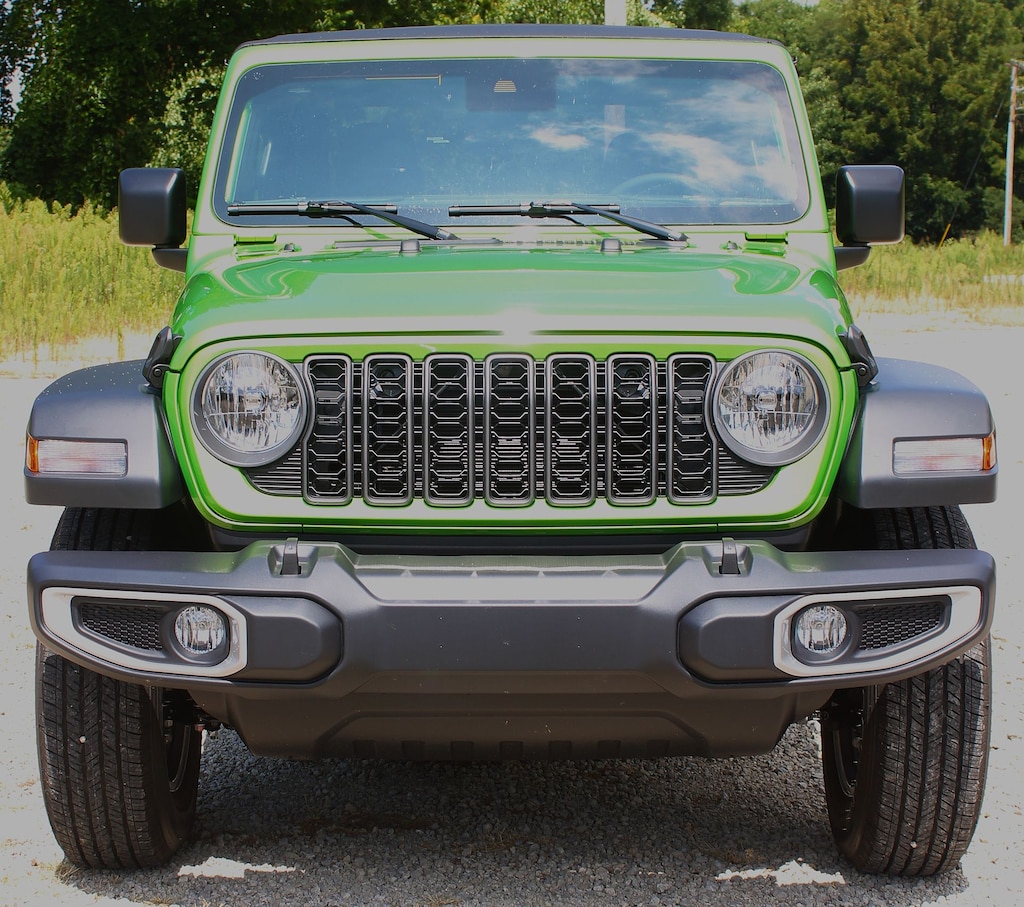 New 2025 Jeep Gladiator SPORT S 4X4 Pickup