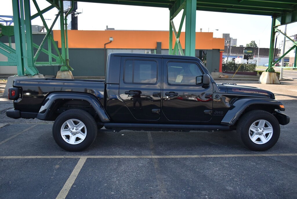 Used 2022 Jeep Gladiator Sport Truck Crew Cab