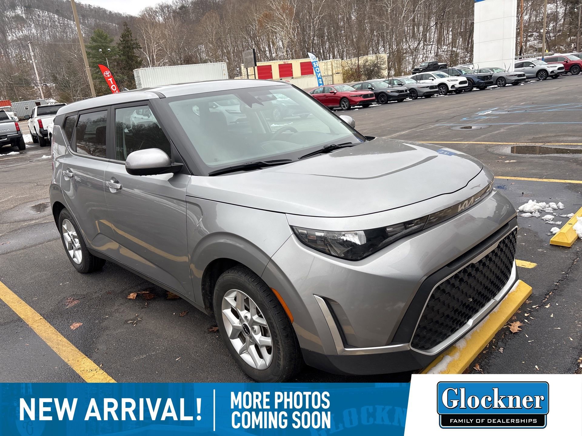 2023 Kia Soul LX photo 2