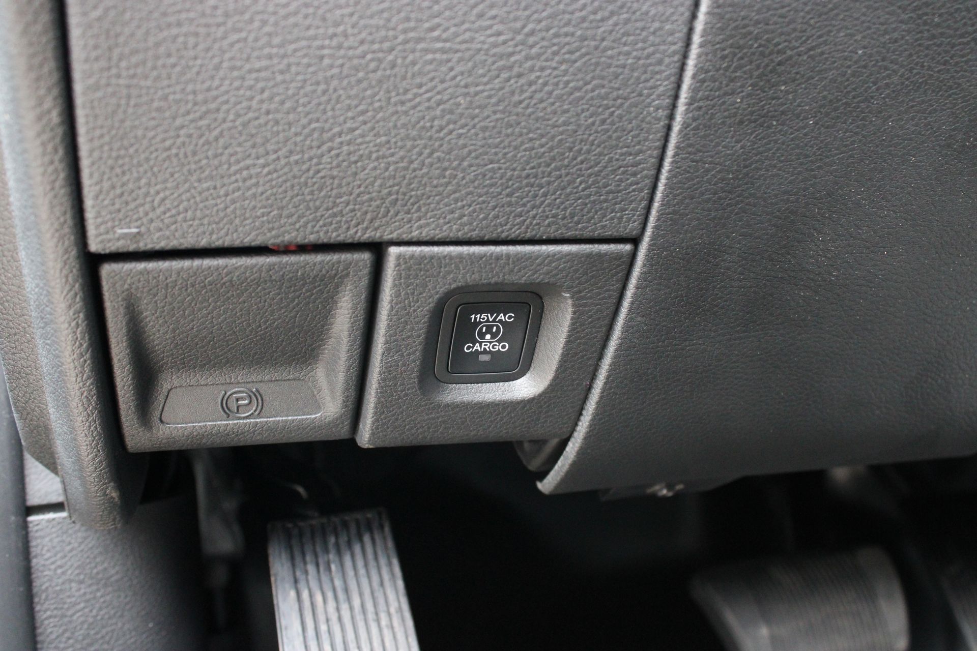 2025 RAM 2500 Tradesman - Photo 13