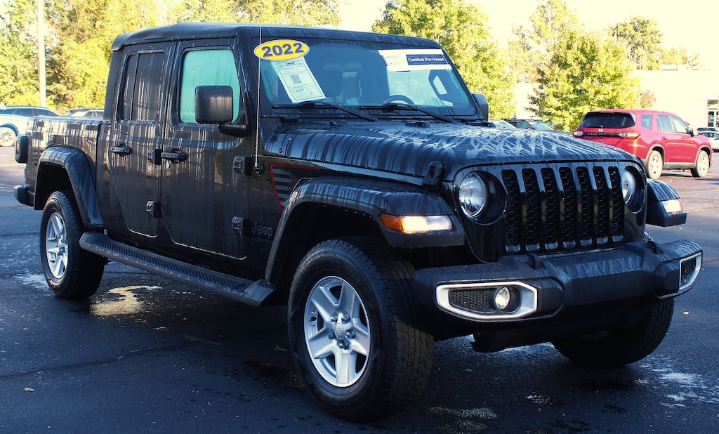 Used 2022 Jeep Gladiator Sport Truck Crew Cab