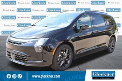 2027 Chrysler Pacifica LIMITED Passenger Van