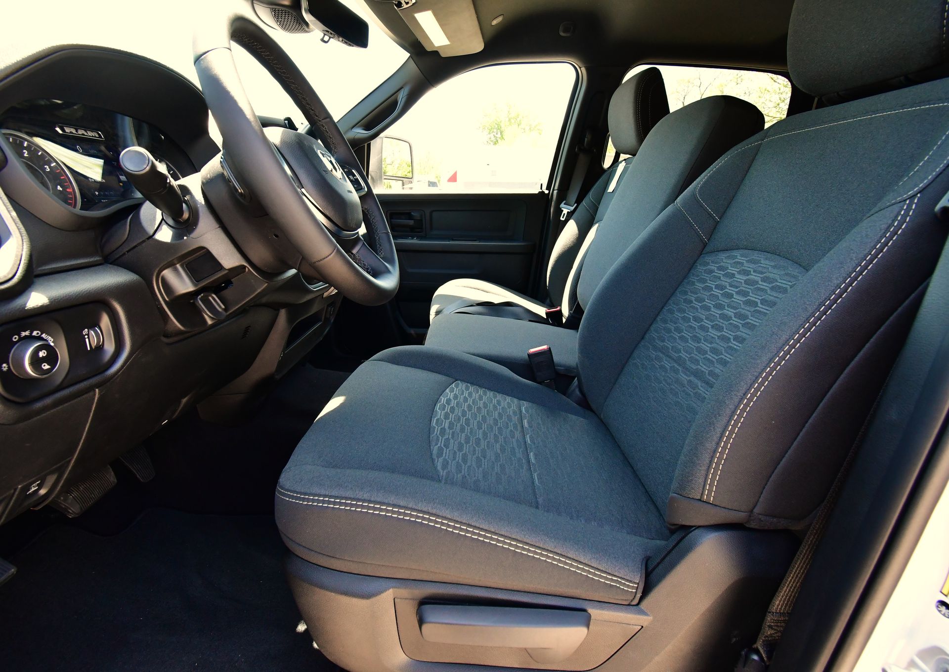 2025 RAM 2500 Tradesman - Photo 14