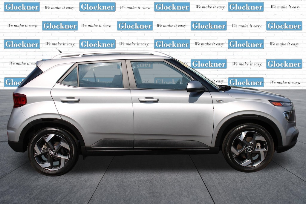 Used 2025 Hyundai Venue SEL SUV