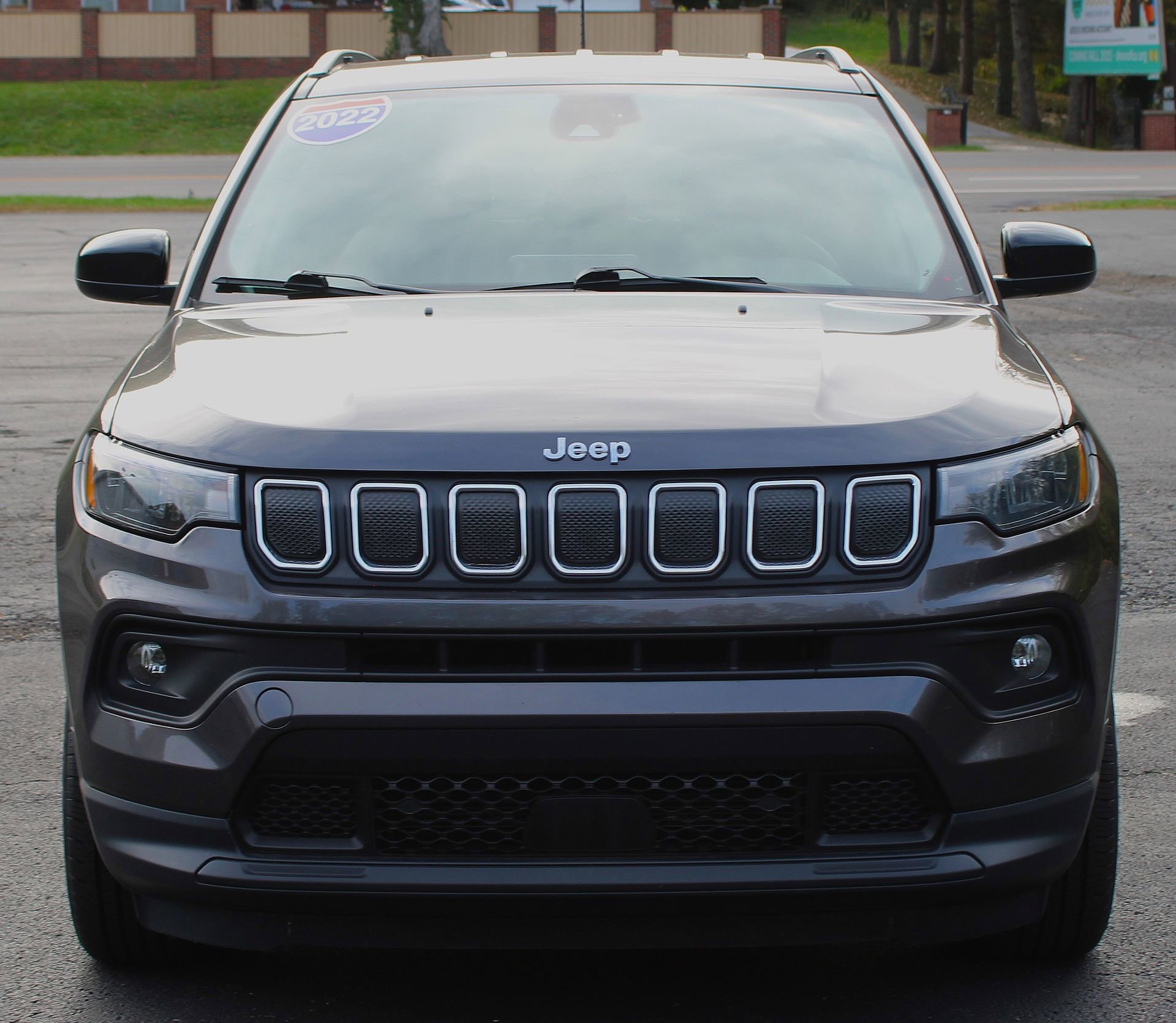 2022 Jeep Compass Latitude photo 2