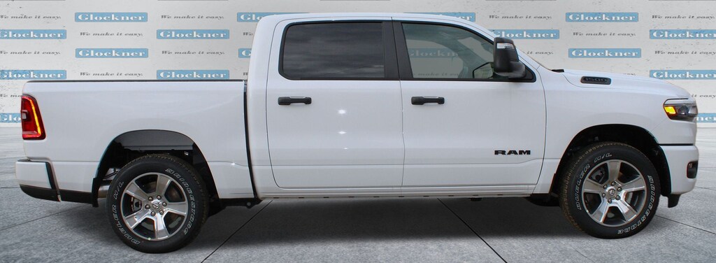 New 2026 Ram 1500 EXPRESS CREW CAB 4X4 5'7 BOX Pickup