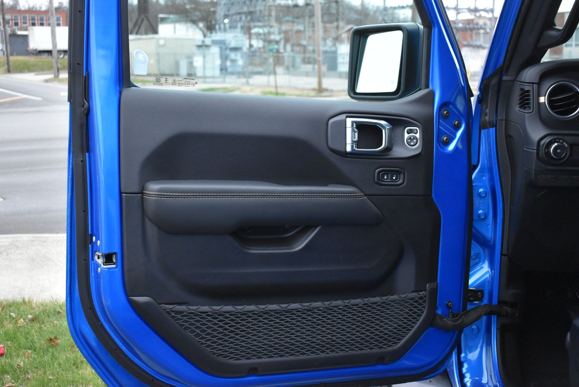 2026 Jeep Wrangler 4-Door Sahara - Photo 11