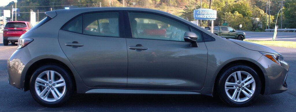Used 2020 Toyota Corolla Hatchback SE Hatchback